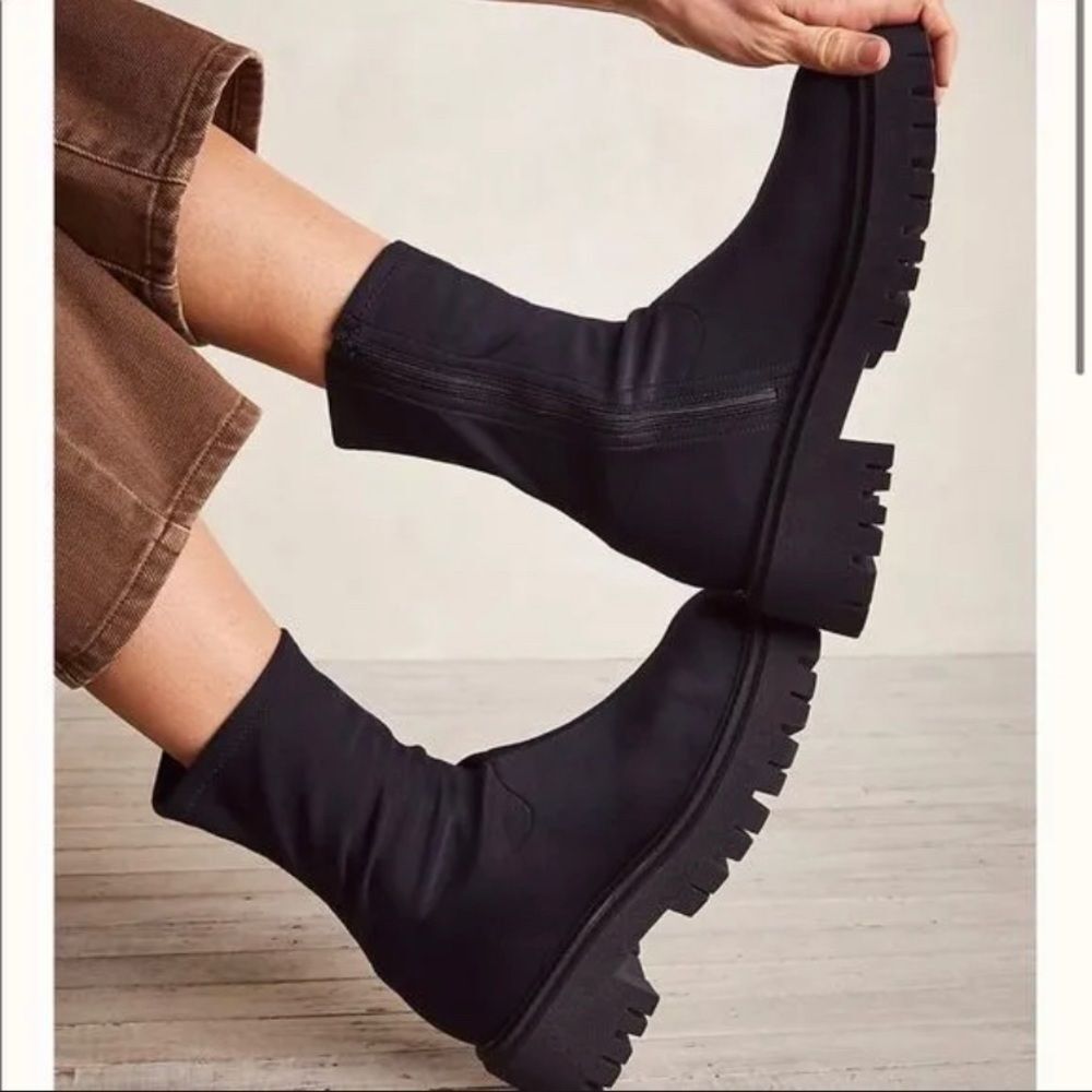 New Free People Super Chunky Lug Sole Boots NWOT